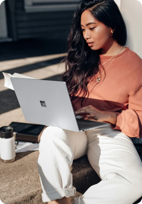 awards_review_section_img_2